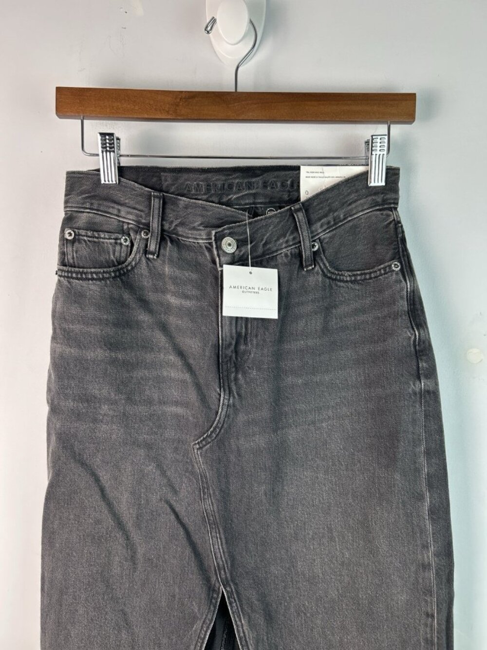 NWT American Eagle 90s High Rise Maxi Skirt Black Denim Front Slit Size 0/25W - Picture 6 of 13
